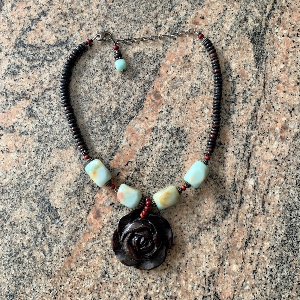 Jade Stones and Flower Necklace